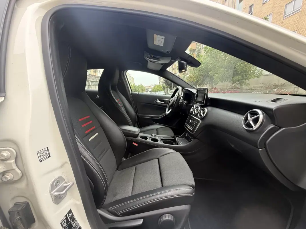 Mercedes-Benz A 160 2018 - 14950 EUR, 175000 km - 175000km - foto 13 de 15