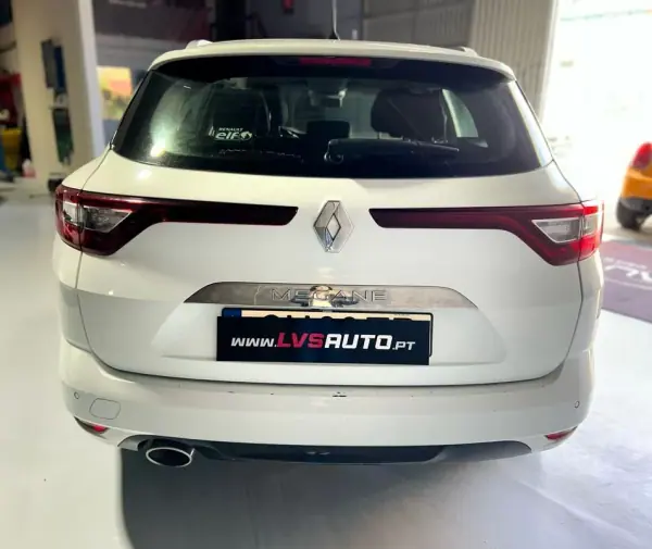 Renault Mégane 2019 - 14250 EUR, 135000 km - AUTO.MOTO.pt - 135000km - foto 4 de 36