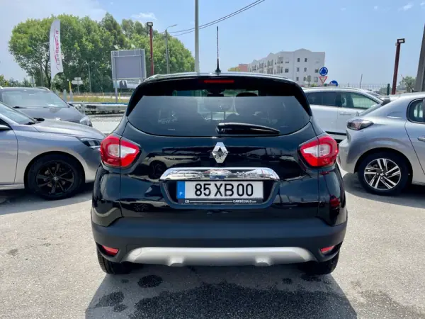 Renault Captur 2013 - 12250 EUR, 161056 km - AUTO.MOTO.pt - 161056km - foto 5 de 30