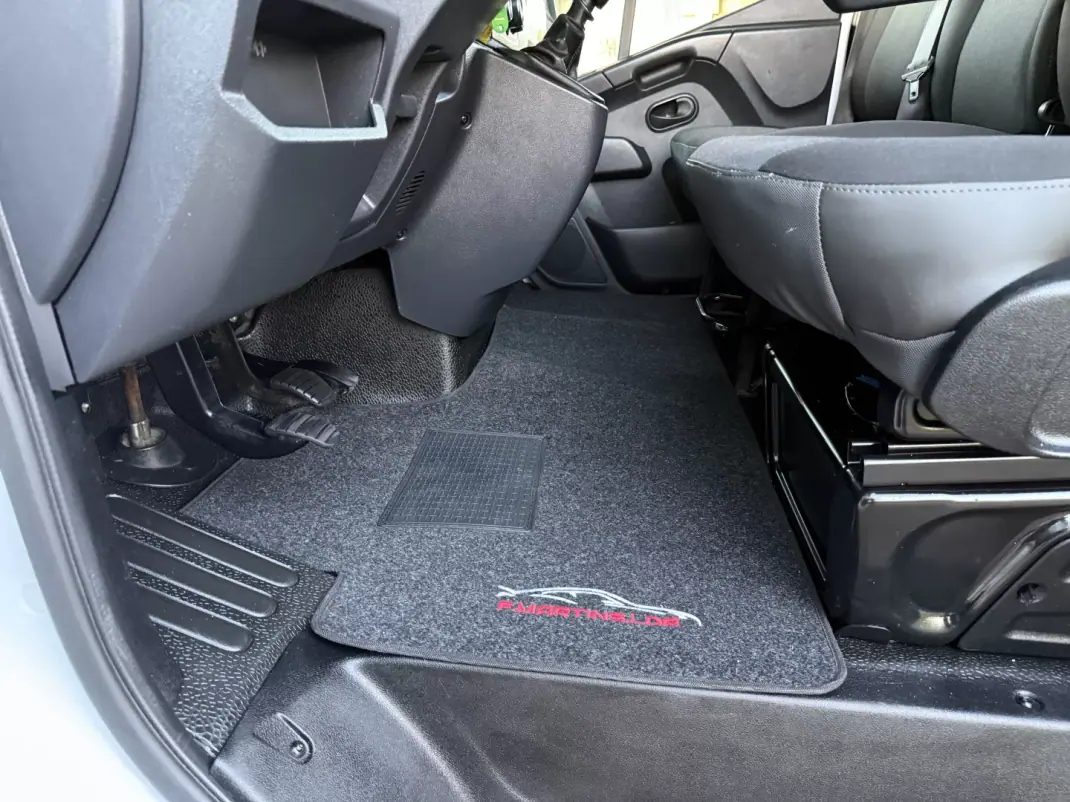 Renault Master 2.3 Dci L3 3.5T 135 cv C.Dupla 2020 - 25610 EUR, 107000 km - AUTO.MOTO.pt - 107000km - foto 12 de 29