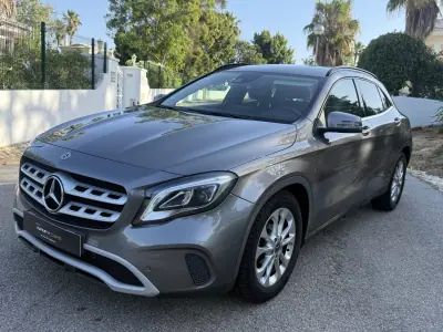 Mercedes-Benz GLA 180 2017 - 20999 EUR, 80000 km - AUTO.MOTO.pt - 80000km - foto 6 de 22
