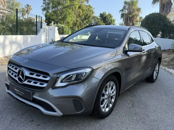 Mercedes-Benz GLA 180 2017 - 20999 EUR, 80000 km - AUTO.MOTO.pt - 80000km - foto 6 de 22
