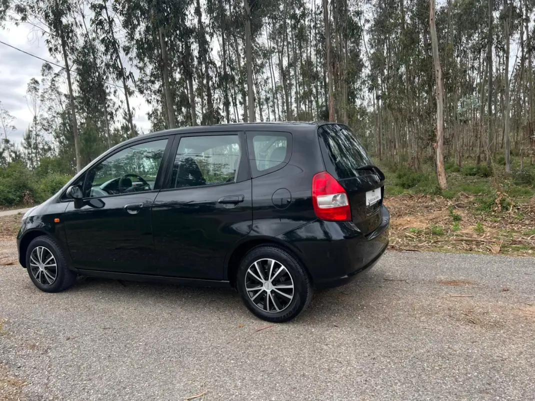 Honda Jazz 2003 - 4750 EUR, 263508 km - AUTO.MOTO.pt - 263508km - foto 24 de 29