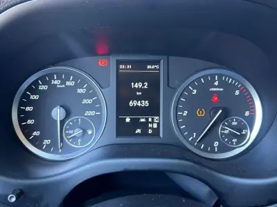 Mercedes-Benz Vito Tourer 2023 - 51900 EUR, 70000 km - 70000km - foto 11 de 13