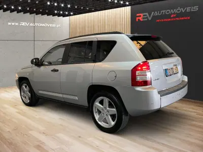 Jeep Compass 2007 - 9950 EUR, 137214 km - AUTO.MOTO.pt - 137214km - foto 4 de 20