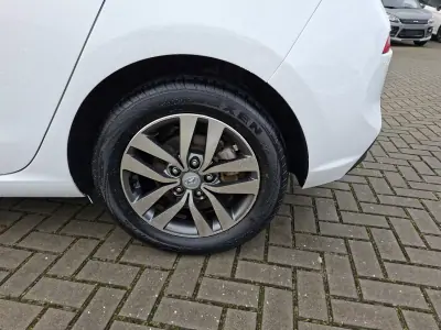 Hyundai i30 2020 - 13000 EUR, 123500 km - AUTO.MOTO.pt - 123500km - foto 9 de 25