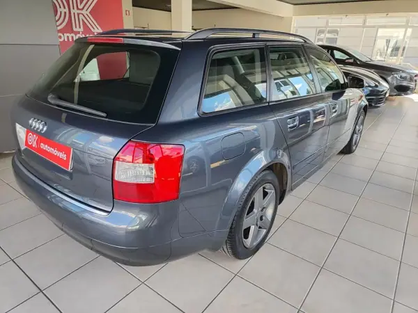 Audi A4 Avant 2004 - 6250 EUR, 348000 km - AUTO.MOTO.pt - 348000km - foto 11 de 34