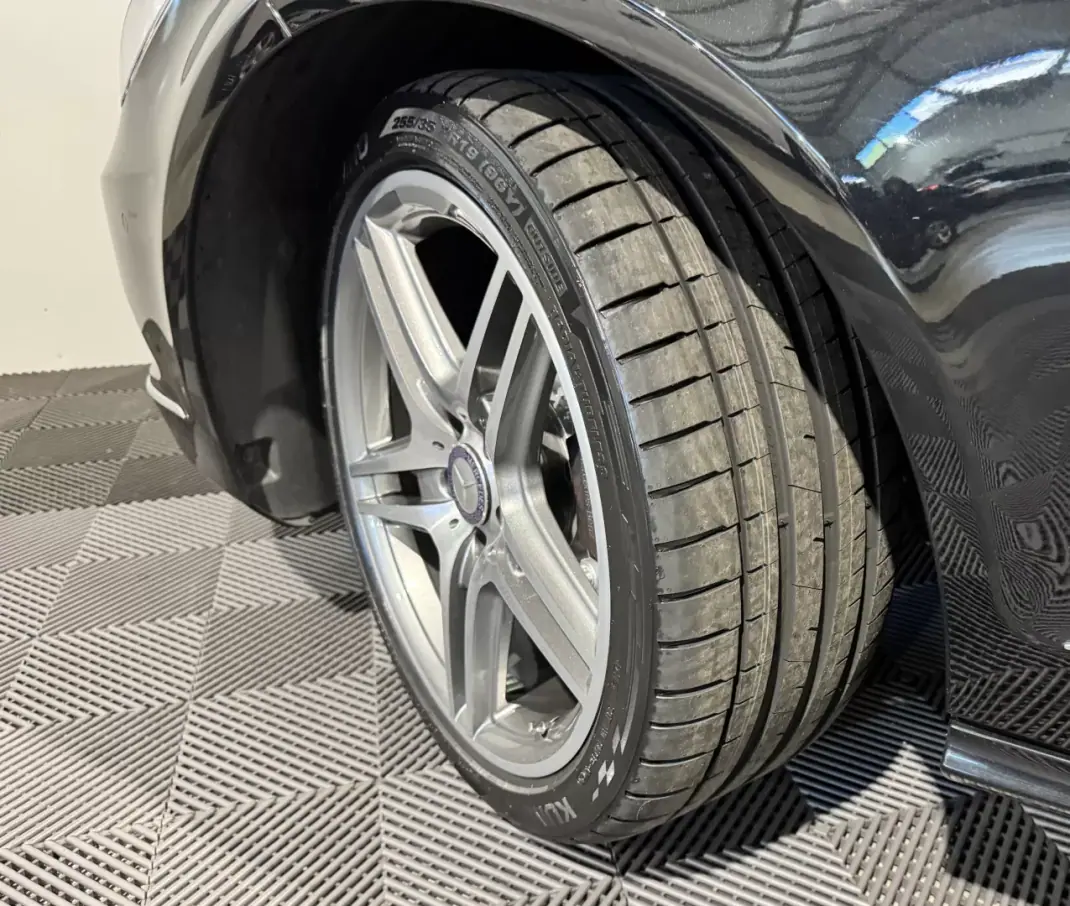 Mercedes-Benz CLS 350 2011 - 22900 EUR, 83484 km - 83484km - foto 35 de 36