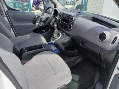 Citroën BERLINGO 1.6 HDI 600 C/AC 2010 - 8750 EUR, 54679 km - AUTO.MOTO.pt - 54679km - foto 18 de 23