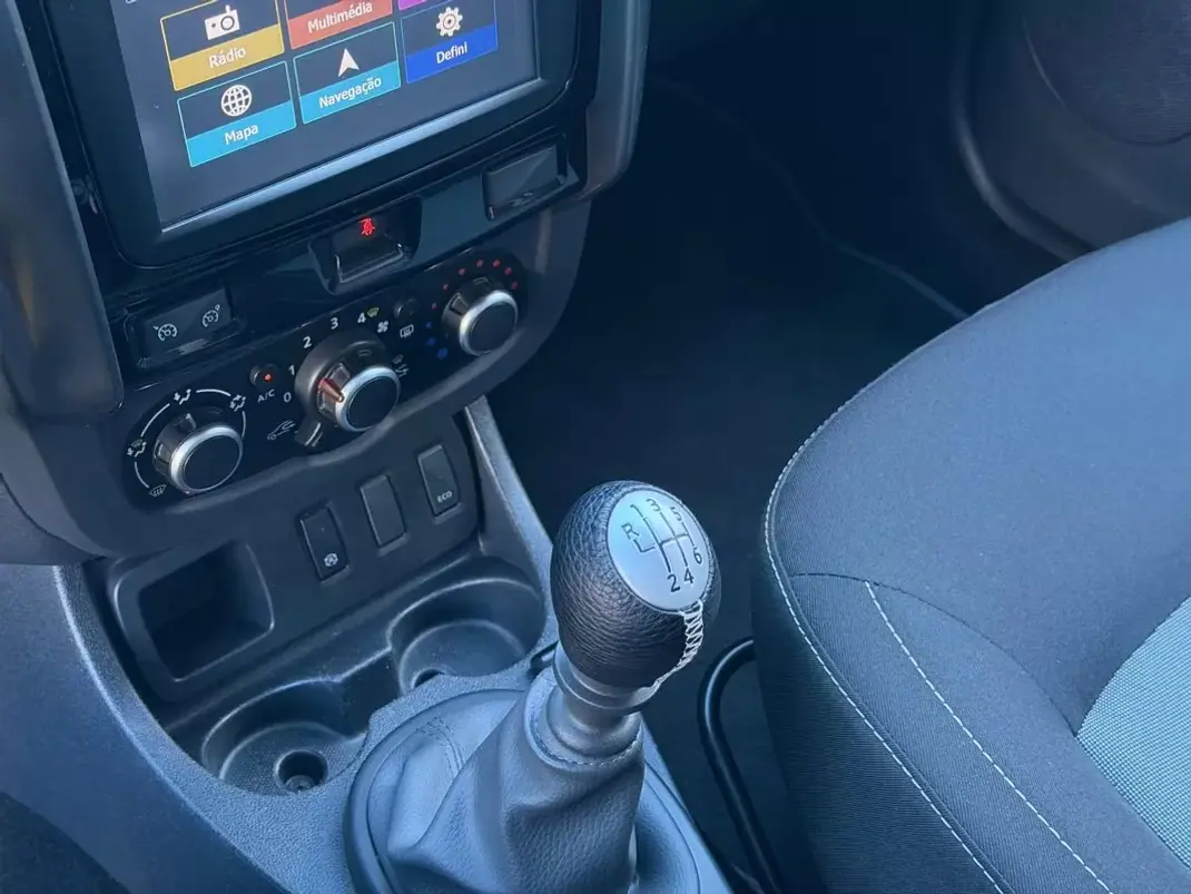 Dacia Duster 2018 - 12900 EUR, 131000 km - AUTO.MOTO.pt - 131000km - foto 15 de 31