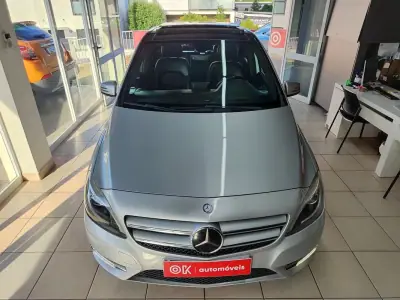 Mercedes-Benz B 180 2012 - 10950 EUR, 220000 km - AUTO.MOTO.pt - 220000km - foto 4 de 32