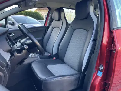 Renault Zoe 2020 - 15250 EUR, 74811 km - AUTO.MOTO.pt - 74811km - foto 13 de 38