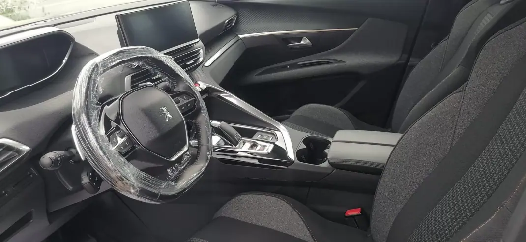 Peugeot 3008 2021 - 21900 EUR, 79000 km - AUTO.MOTO.pt - 79000km - foto 9 de 15