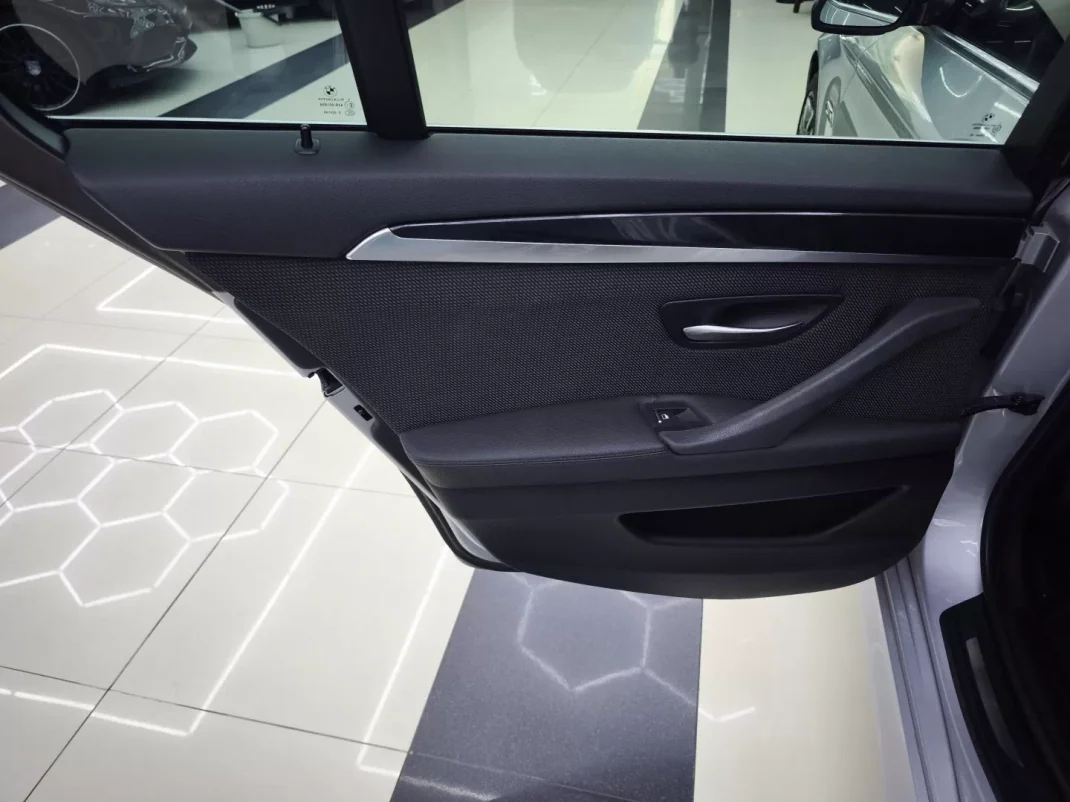 BMW 520 2015 - 19950 EUR, 244033 km - AUTO.MOTO.pt - 244033km - foto 42 de 46