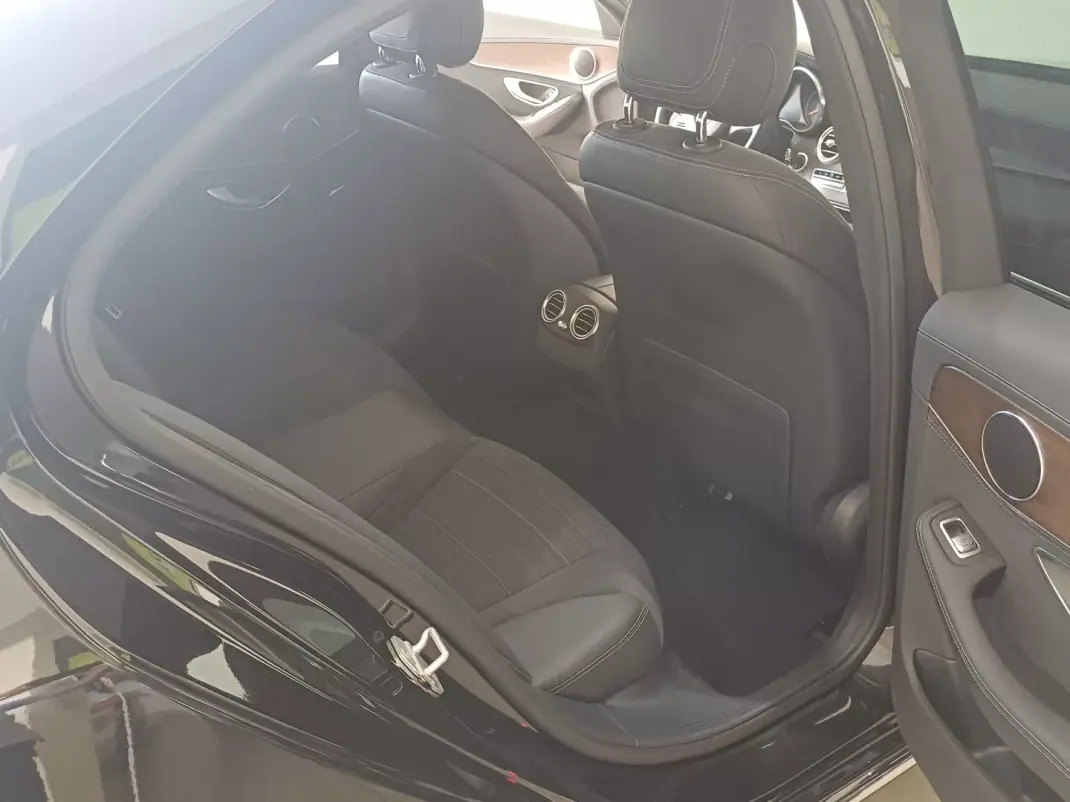 Mercedes-Benz C 220 2015 - 22490 EUR, 76614 km - 76614km - foto 12 de 15