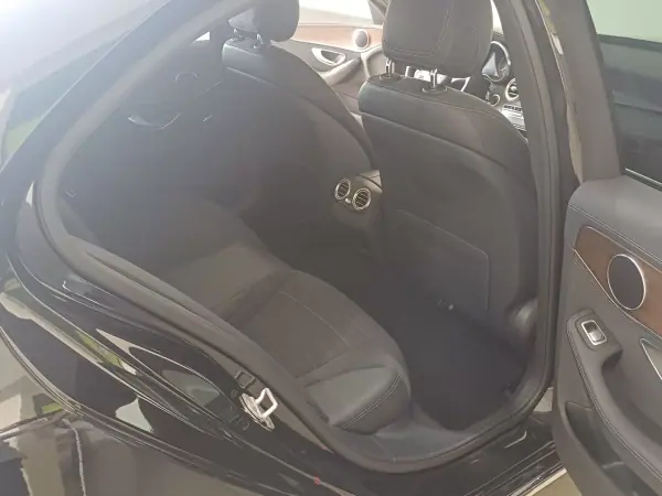 Mercedes-Benz C 220 2015 - 22490 EUR, 76614 km - 76614km - foto 12 de 15