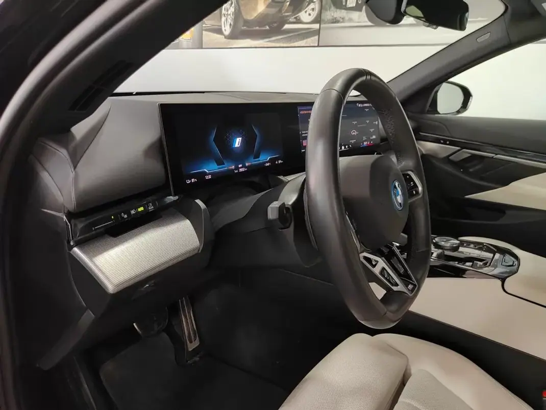 BMW i5 2024 - 53500 EUR, 29000 km - 29000km - foto 33 de 58