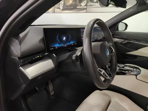 BMW i5 2024 - 53990 EUR, 29000 km - AUTO.MOTO.pt - 29000km - foto 33 de 58