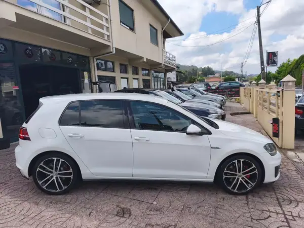 Volkswagen Golf 2014 - 17900 EUR, 195000 km - AUTO.MOTO.pt - 195000km - foto 6 de 32