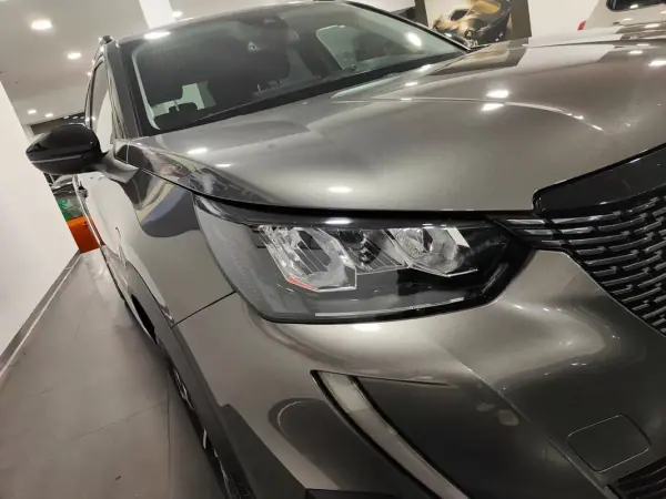 Peugeot 2008 2020 - 13990 EUR, 75000 km - 75000km - foto 11 de 27