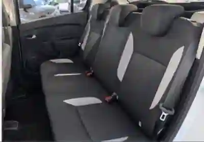 Dacia Sandero 2015 — foto 6 de 8