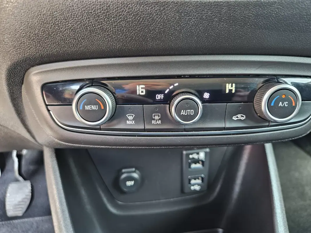 Opel Crossland X 2018 - 12800 EUR, 112200 km - 112200km - foto 44 de 45