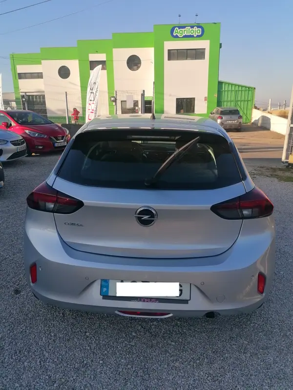 Opel Corsa 2022 — foto 3 de 9