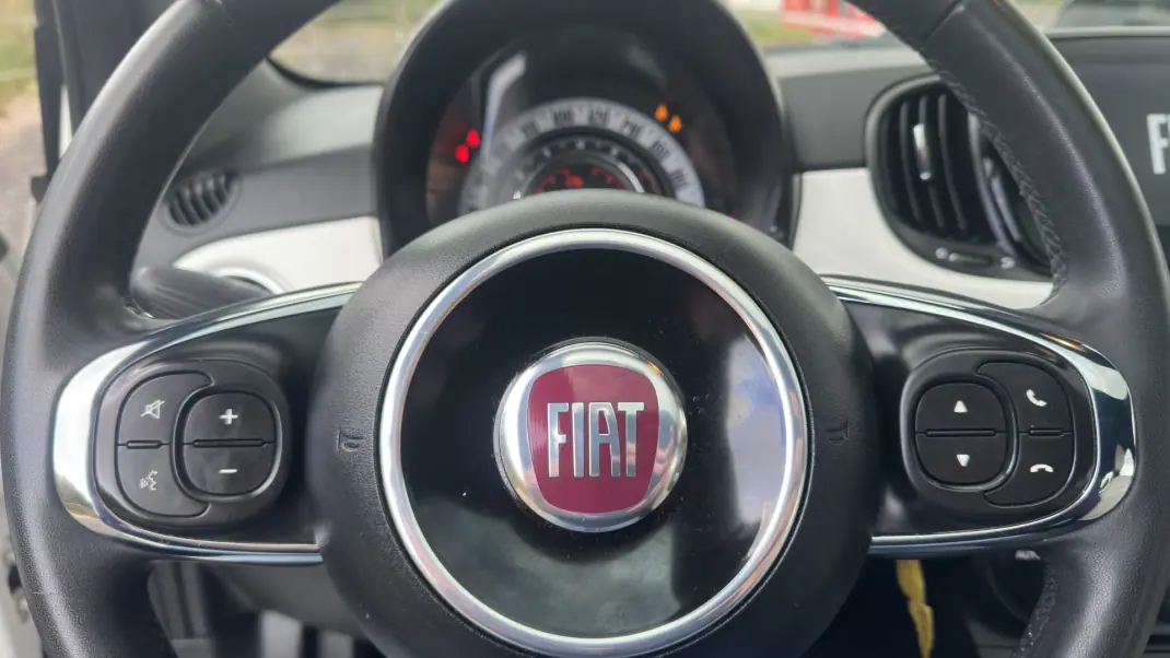 Fiat 500 2023 - 13900 EUR, 0 km - AUTO.MOTO.pt - foto 8 de 16