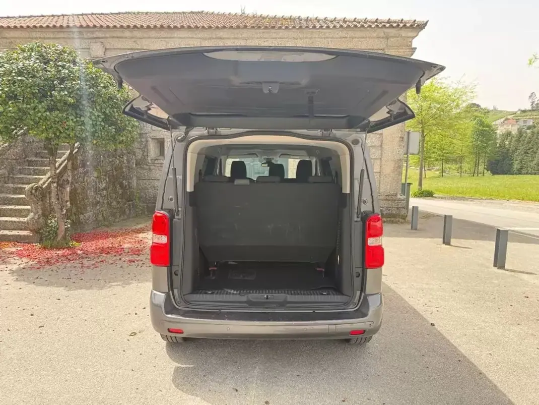 Citroën Spacetourer 2018 - 20999 EUR, 173000 km - AUTO.MOTO.pt - 173000km - foto 5 de 21