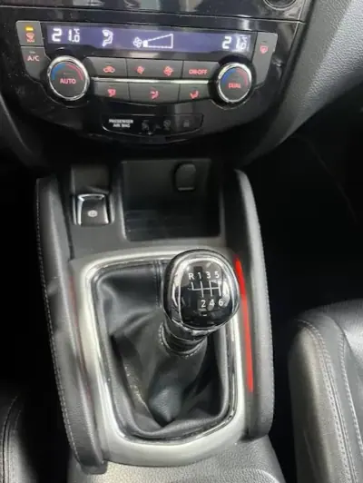 Nissan Qashqai 2014 - 12499 EUR, 176021 km - AUTO.MOTO.pt - 176021km - foto 24 de 28