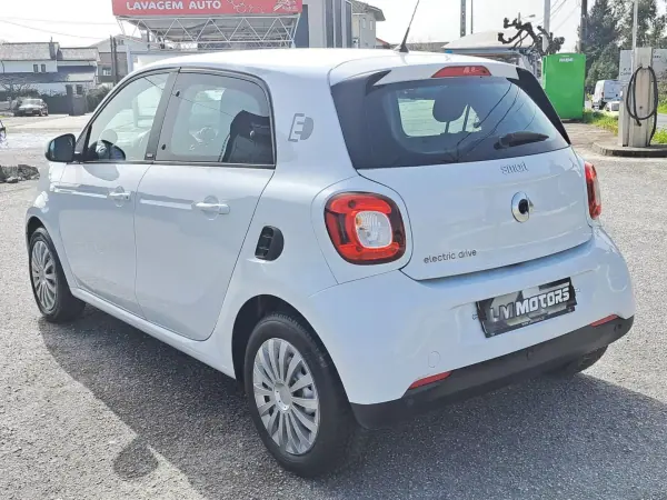 Smart ForFour 2018 - 9990 EUR, 49344 km - AUTO.MOTO.pt - 49344km - foto 9 de 43