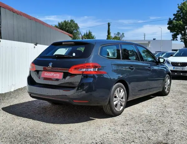 Peugeot 308 SW 2017 - 9950 EUR, 180050 km - AUTO.MOTO.pt - 180050km - foto 8 de 23