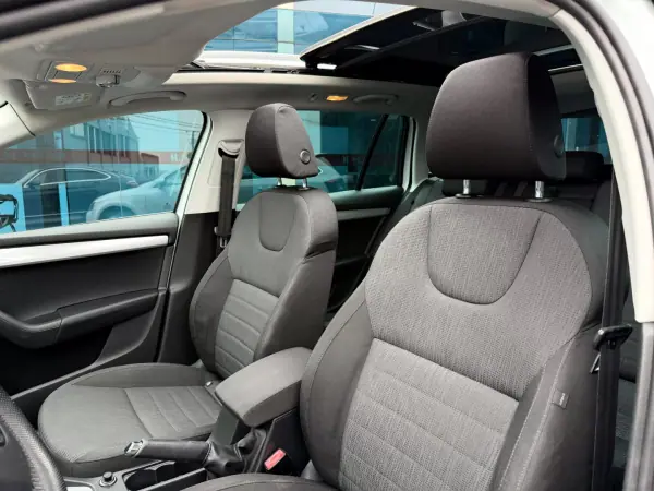 Skoda Octavia Break 2015 - 10500 EUR, 156000 km - AUTO.MOTO.pt - 156000km - foto 10 de 14