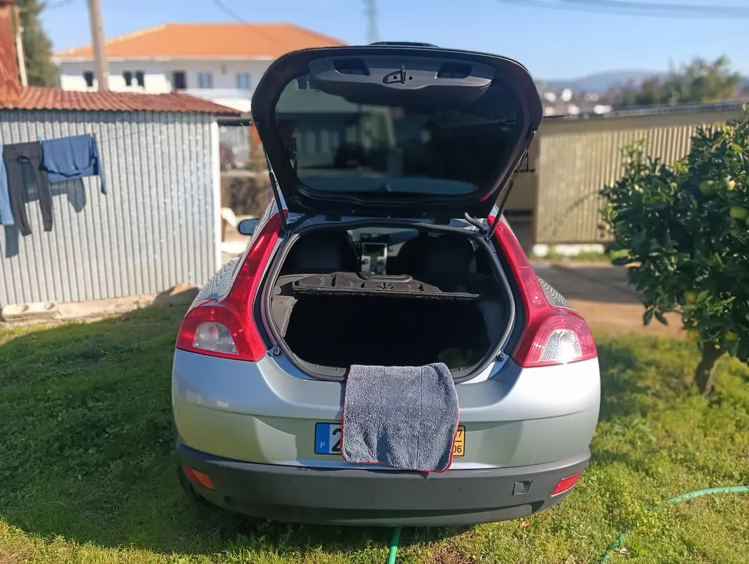 Volvo C30 2007 - 4800 EUR, 316000 km - 316000km - foto 9 de 12