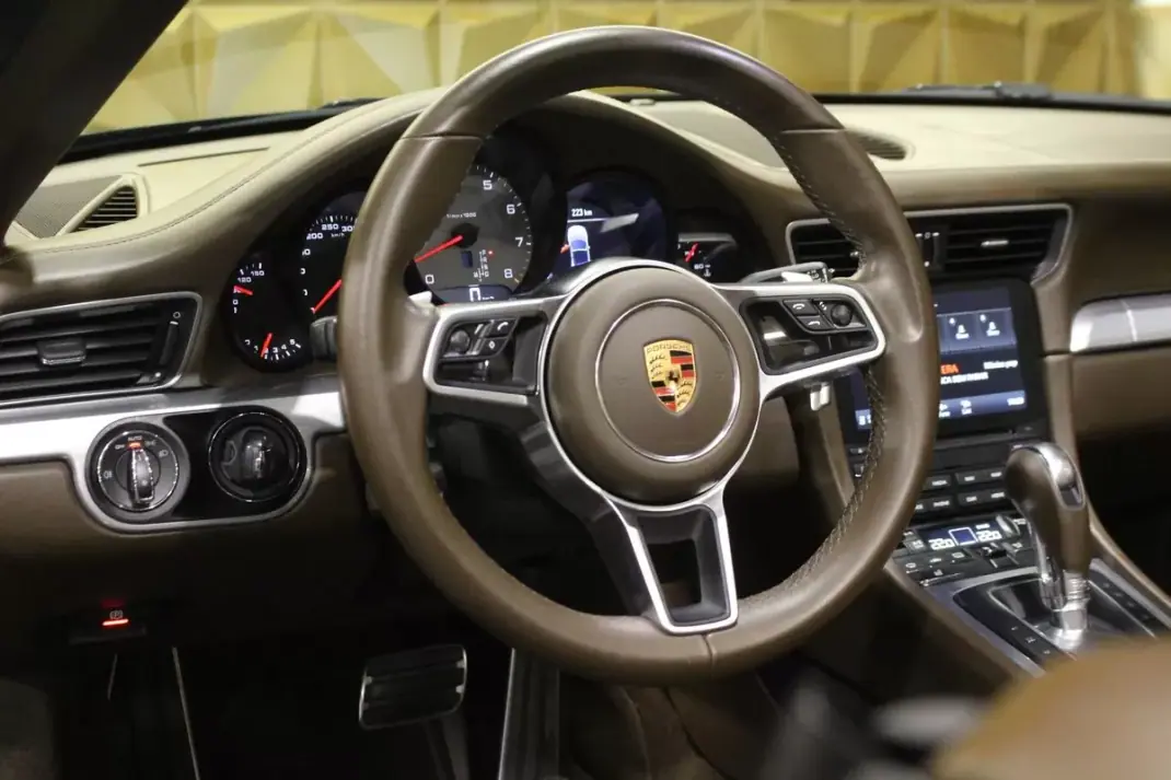 Porsche 991 2017 - 119000 EUR, 75000 km - AUTO.MOTO.pt - 75000km - foto 23 de 34