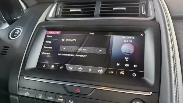 Jaguar E-Pace 2019 - 24500 EUR, 164000 km - AUTO.MOTO.pt - 164000km - foto 48 de 64