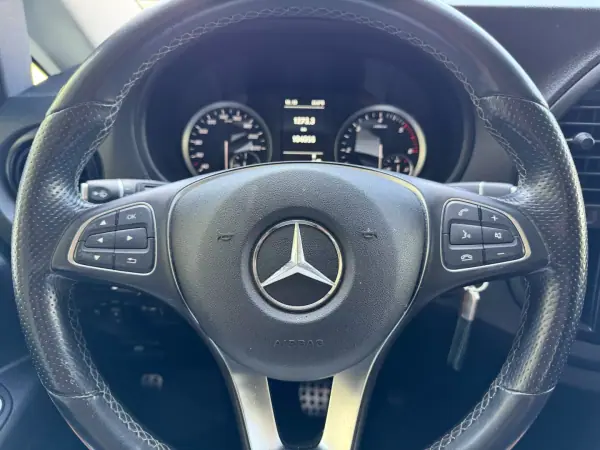 Mercedes-Benz Vito Tourer 2020 - 42500 EUR, 105000 km - AUTO.MOTO.pt - 105000km - foto 10 de 14
