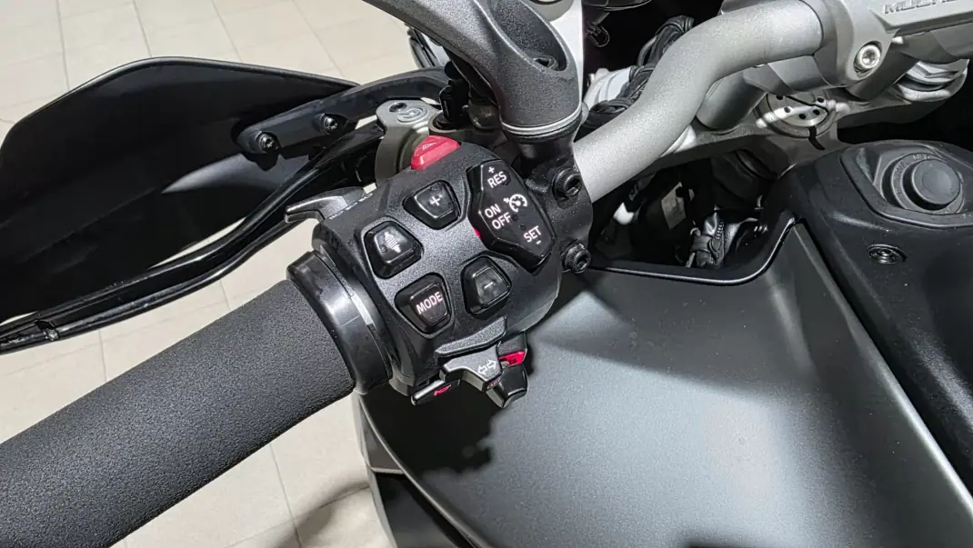 Ducati Multistrada 1260 Enduro 2022 - 19500 EUR, 31714 km - AUTO.MOTO.pt - 31714km - foto 15 de 28