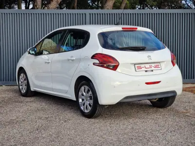 Peugeot 208 Van 1.6 BueHdi 2018 - 9990 EUR, 100238 km - AUTO.MOTO.pt - 100238km - foto 16 de 19