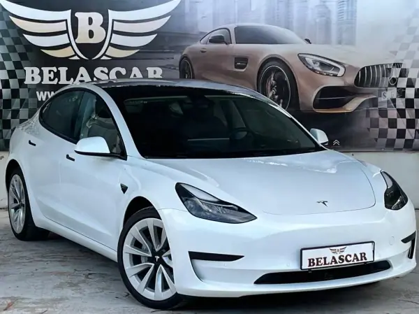Tesla Model 3 2022 - 28990 EUR, 56000 km - AUTO.MOTO.pt - 56000km - foto 11 de 14