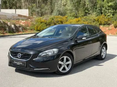 Volvo V40 2014 - 10500 EUR, 169600 km - AUTO.MOTO.pt - 169600km - foto 8 de 32