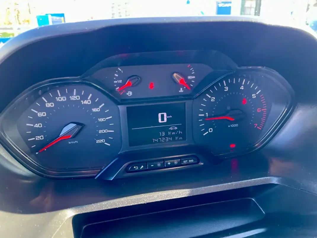 Peugeot Partner 1.5 BlueHDI Premium Longa 2020 - 14250 EUR, 147234 km - AUTO.MOTO.pt - 147234km - foto 12 de 23