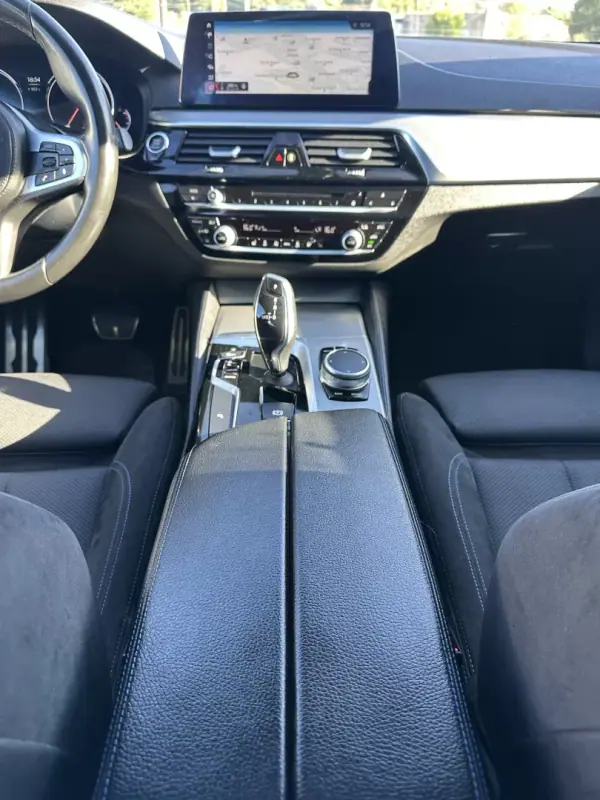 BMW 520 2018 - 28000 EUR, 217000 km - AUTO.MOTO.pt - 217000km - foto 58 de 67