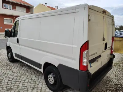Peugeot BOXER 2.2 HDI FIBRADA L2H2 PREMIUM 2012 - 7990 EUR, 271750 km - AUTO.MOTO.pt - 271750km - foto 5 de 14