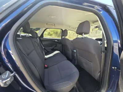 Ford Focus SW 2013 - 9990 EUR, 260000 km - AUTO.MOTO.pt - 260000km - foto 7 de 12