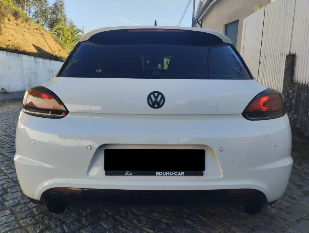 Volkswagen Scirocco 2011 - 10000 EUR, 210000 km - AUTO.MOTO.pt - 210000km - foto 6 de 30