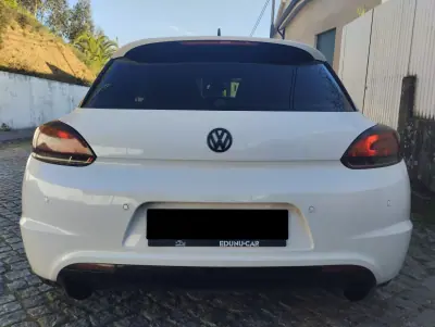 Volkswagen Scirocco 2011 - 10000 EUR, 210000 km - AUTO.MOTO.pt - 210000km - foto 6 de 30