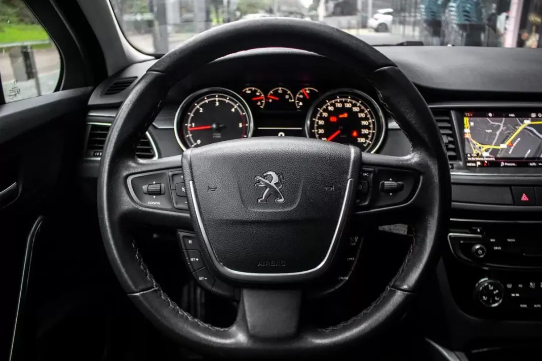Peugeot 508 SW 2018 - 9900 EUR, 156362 km - AUTO.MOTO.pt - 156362km - foto 12 de 37