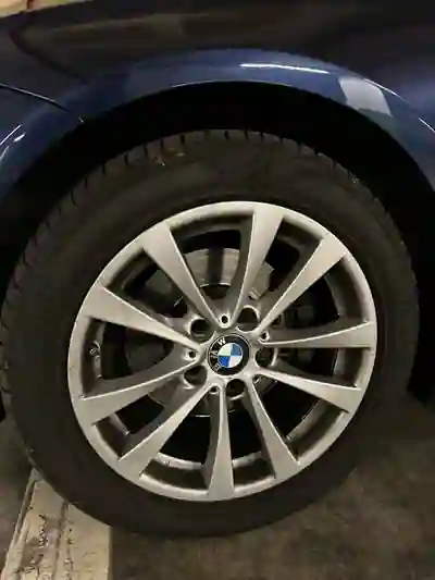 BMW 320 2017 - 18900 EUR, 123250 km - AUTO.MOTO.pt - 123250km - foto 10 de 10