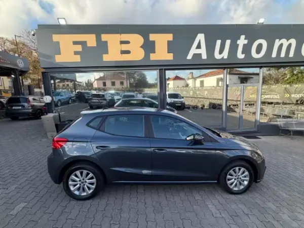 SEAT Ibiza 2022 - 12900 EUR, 90422 km - AUTO.MOTO.pt - 90422km - foto 6 de 11